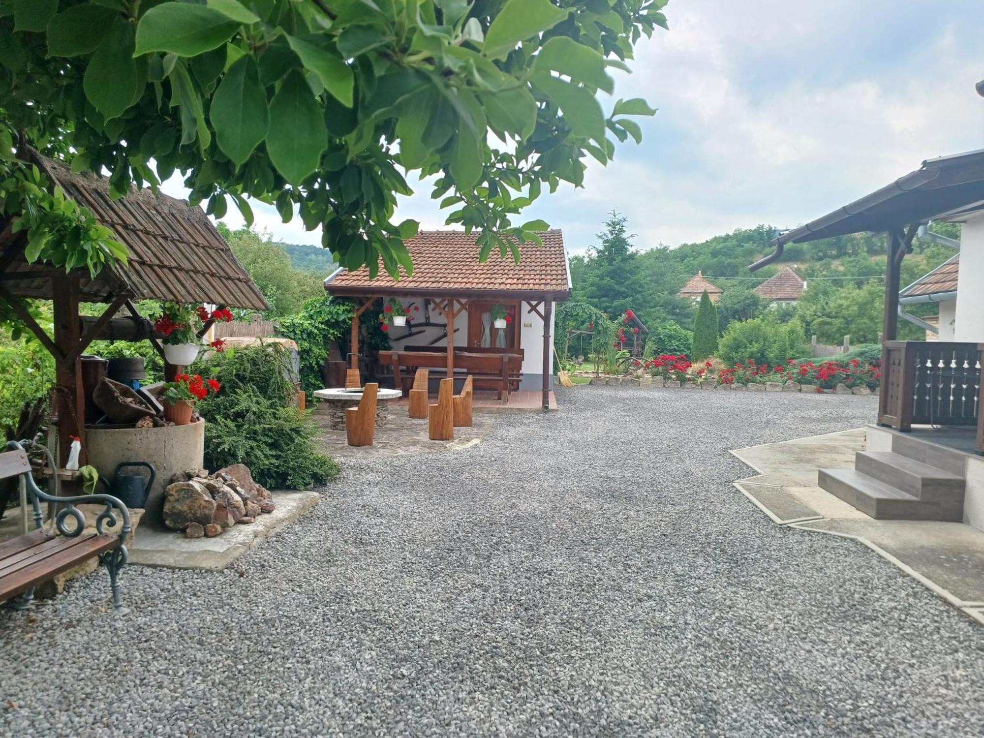 Kazsimér Vendégház Erdohorvati Exterior foto